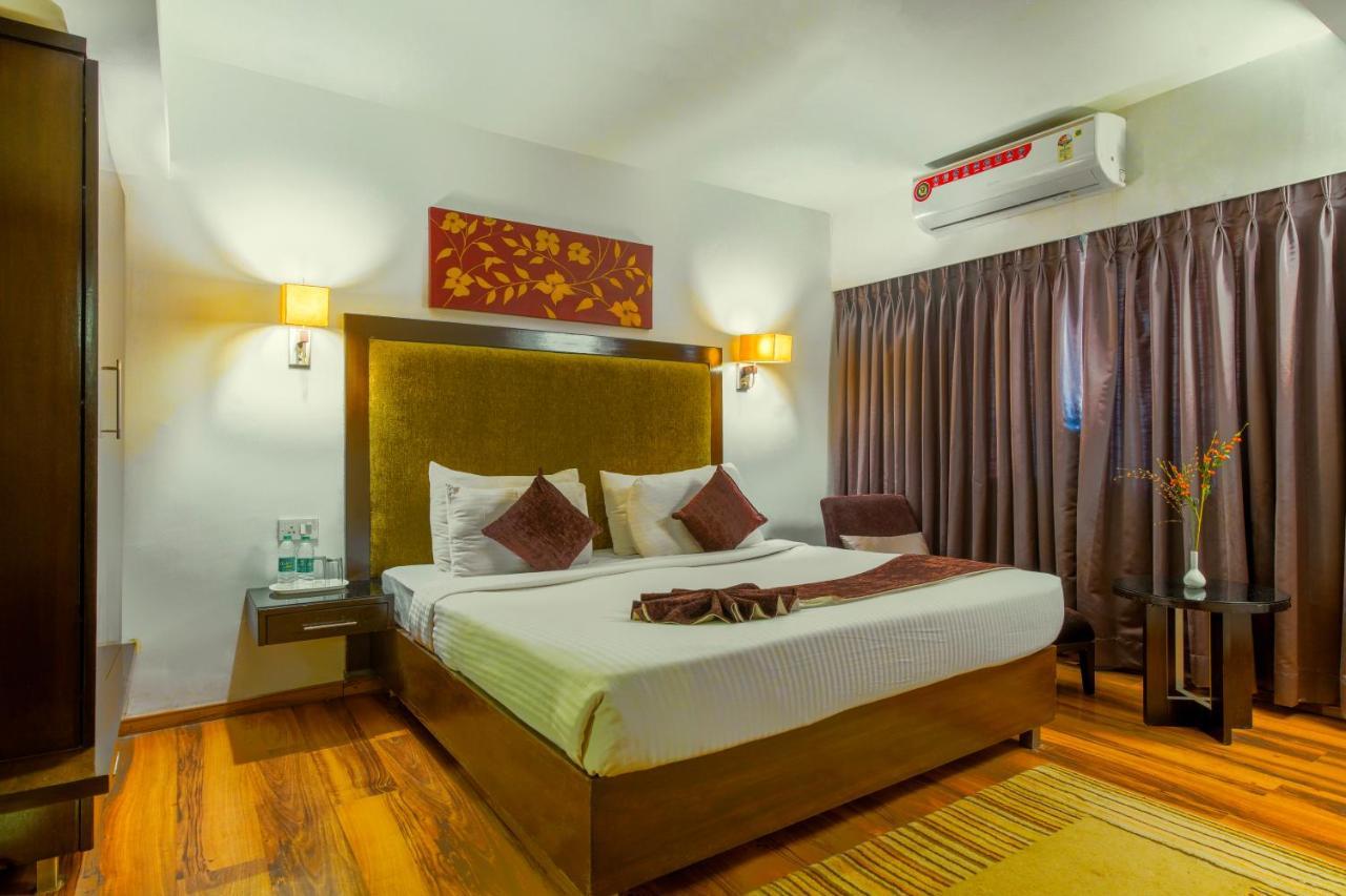 Gis Select Banjara Hill Hotel Hyderabad Exterior foto