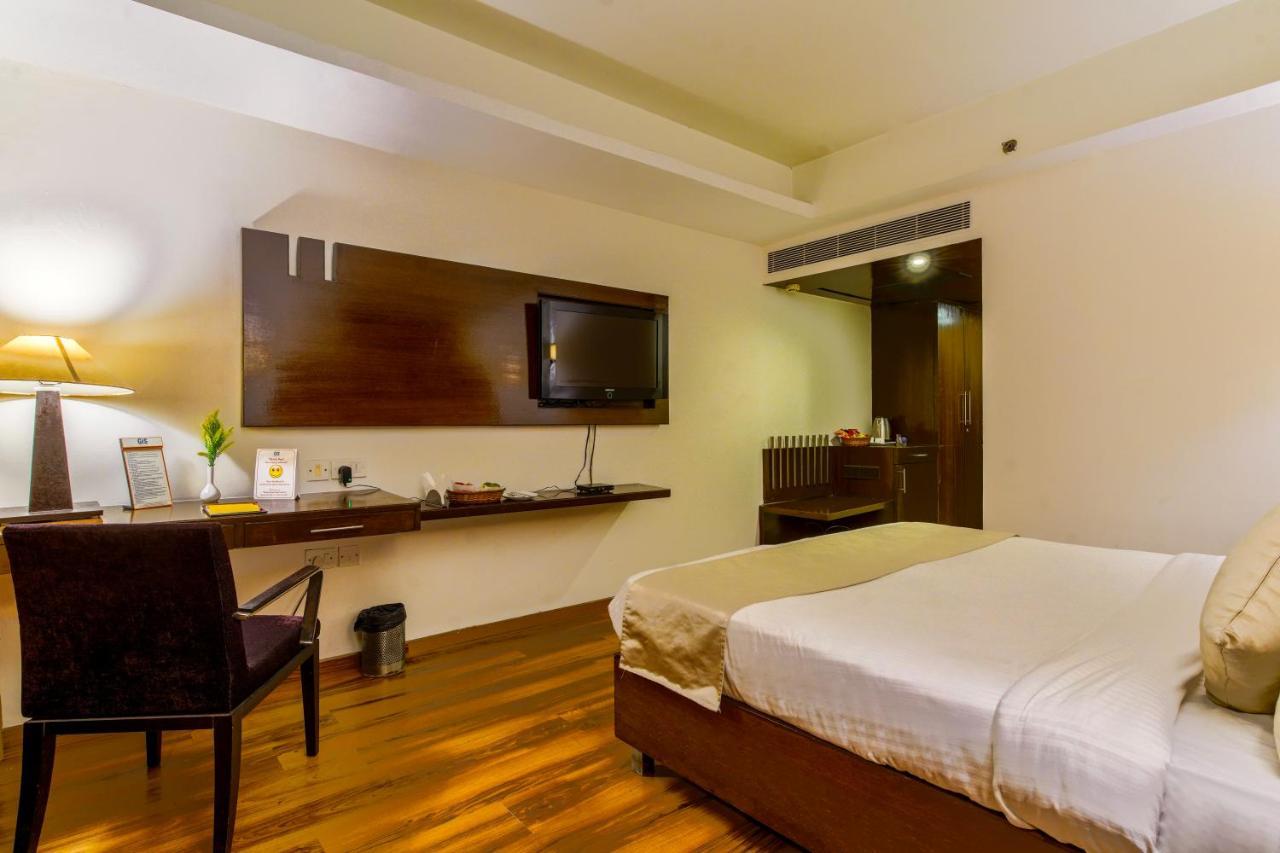 Gis Select Banjara Hill Hotel Hyderabad Exterior foto