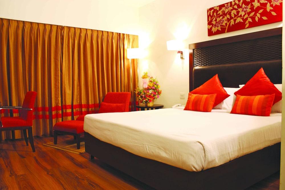 Gis Select Banjara Hill Hotel Hyderabad Exterior foto